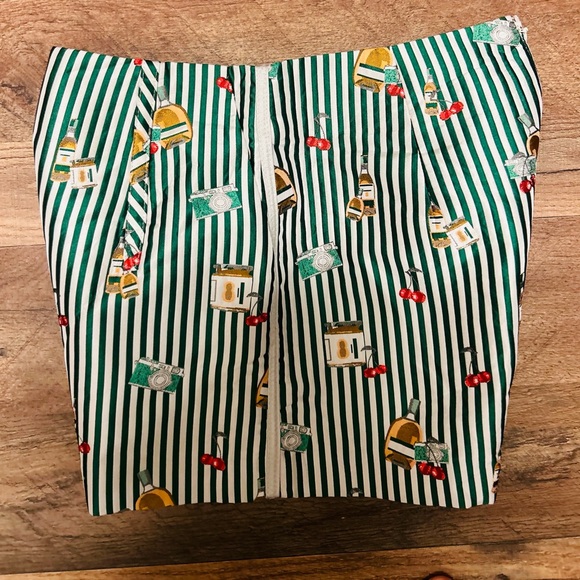 Mini Vintage Pinup Style Shorts / Tune & Tune / Size Medium/ Green & White Strip - Picture 5 of 12